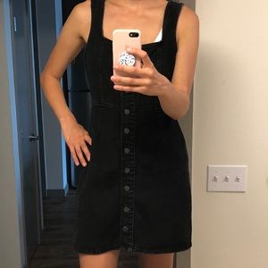 UO Button-down denim mini dress. Black. Size 6.